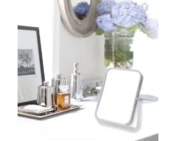 Cosmeticaspiegel Transparant Staand Draaibaar Met Aan 1 Zijde 3-voudige Vergroting 7 Cosmeticaspiegel Transparant Staand Draaibaar Met Aan 1 Zijde 3-voudige Vergroting -HORNBACH shop DV 8 6347593 01 4c DE 20170509150241